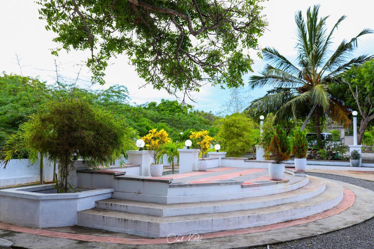 Ceylonta Beach Resort And Spa Hambantota Exterior photo