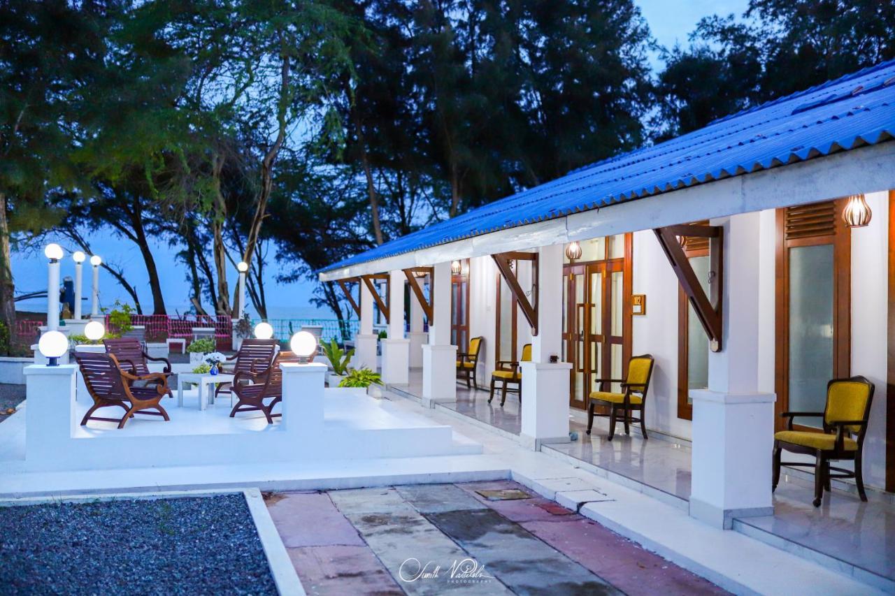 Ceylonta Beach Resort And Spa Hambantota Exterior photo