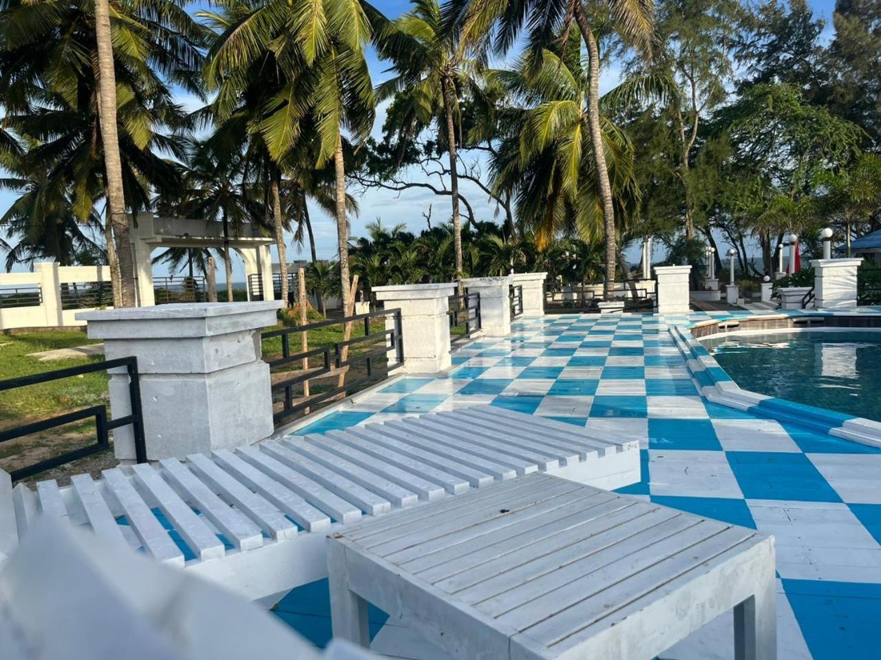 Ceylonta Beach Resort And Spa Hambantota Exterior photo