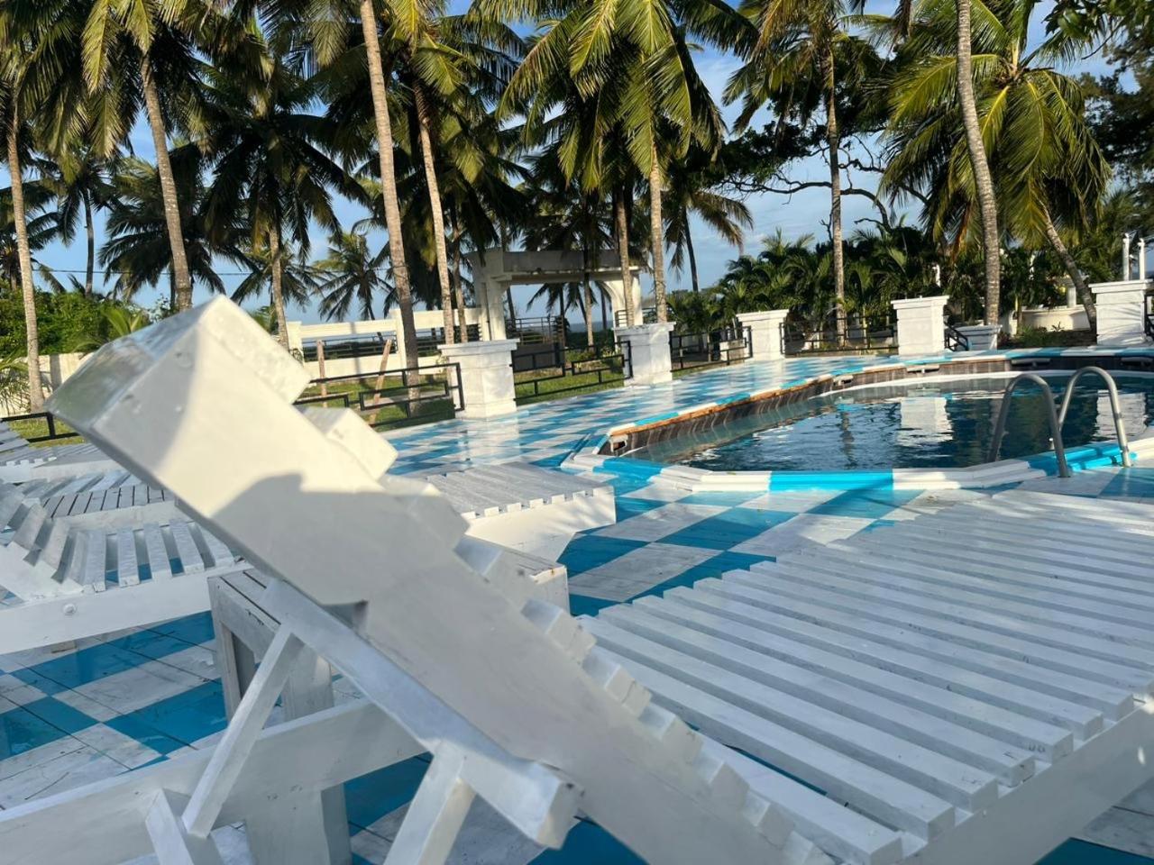 Ceylonta Beach Resort And Spa Hambantota Exterior photo